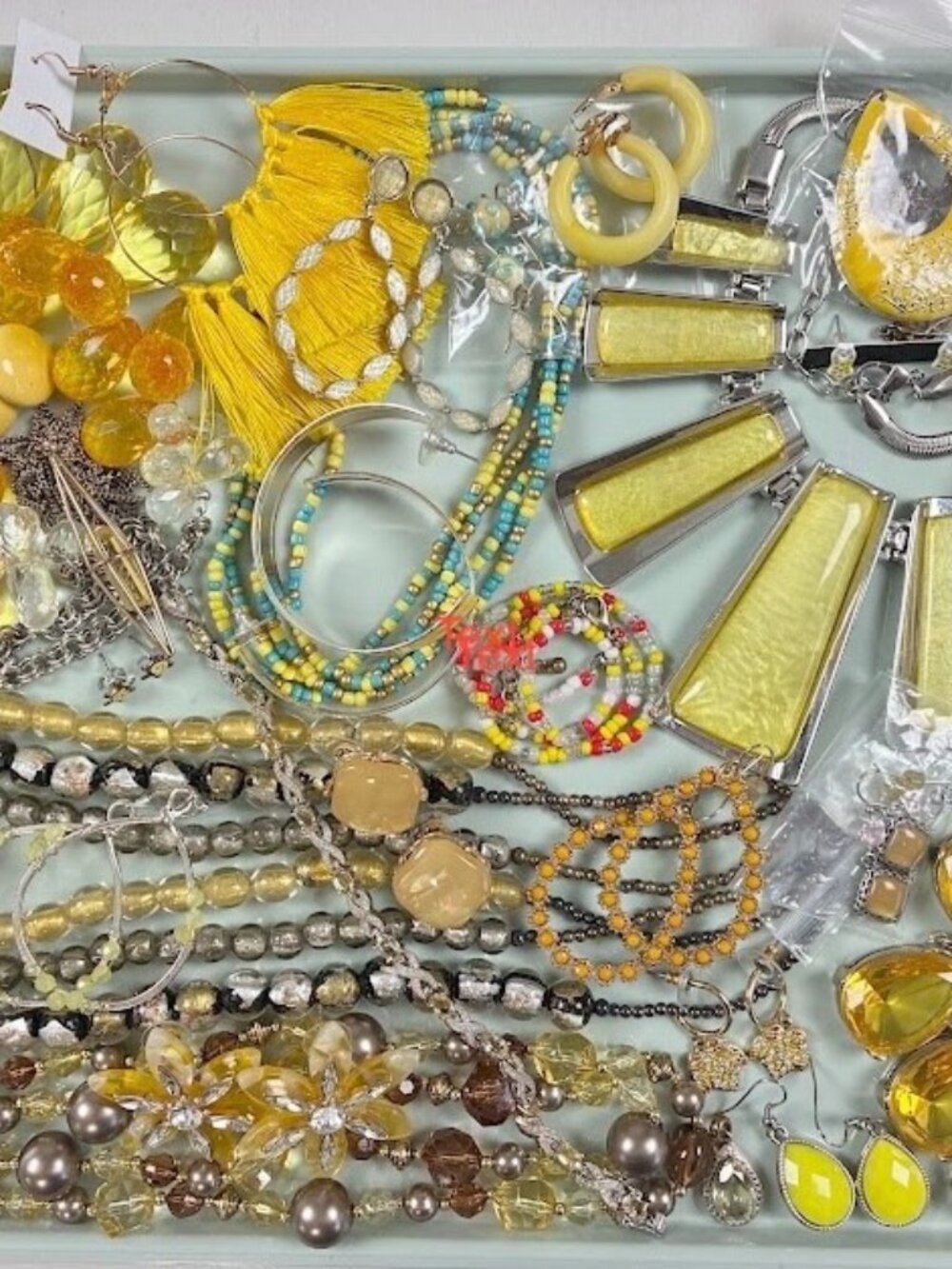 Jewlery Lot Yellow Vintage to Now Wearable Costume Craft Gold & Silver Tone 38ct